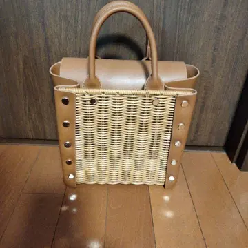 베이지 라탄 토트백