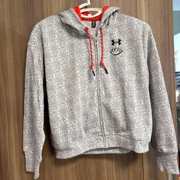UNDER ARMOUR 새상품 미사용 그레이 패턴 후드티 CH