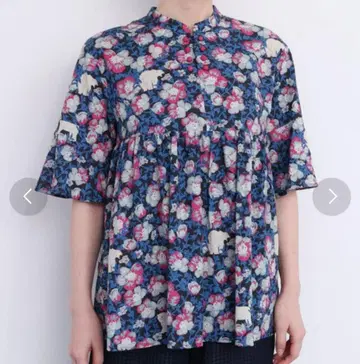 I AM I Arctic Flower 스탠드 카라 블라우스