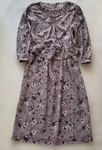 A.O. 아츠키 오오니시 꽃무늬 오버 블라우스, 롱 스커트 셋업