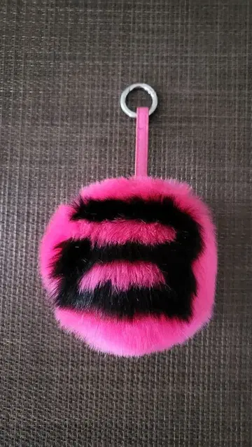 BIGBANG G-DRAGON 지용 퍼 참 핑크