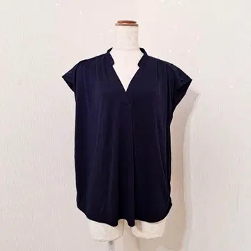 애니시스 V넥 프렌치 슬리브 티셔츠 꽃무늬 레이스 네이비 (2)