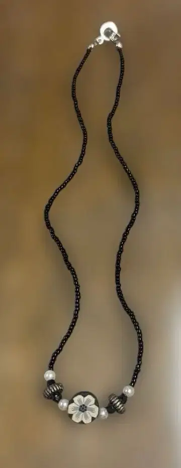 USA 빈티지! 꽃 모티브 블랙 비즈 목걸이