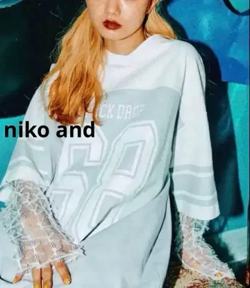 niko and MODE NORM CORE 레이어드 넘버링 T셔츠