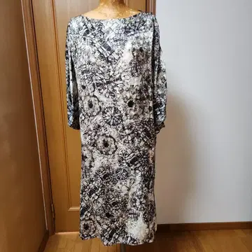 지방시 슬리브리스 원피스