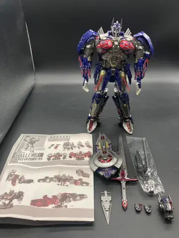 유니크토이즈 UTR-02 Challenger 옵티머스 프라임