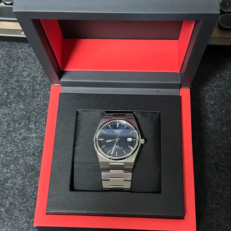 티쏘 PRX 파워매틱 40mm 청판 메탈 시계 판매합니다!!