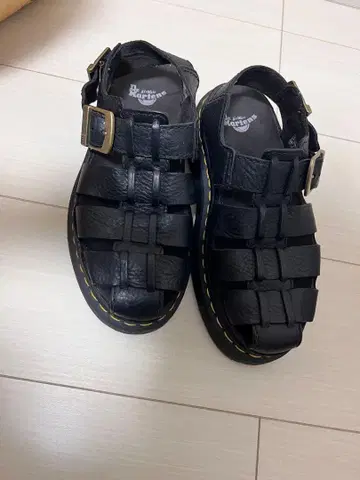 한 번 착용! 닥터마틴 샌들 UK5