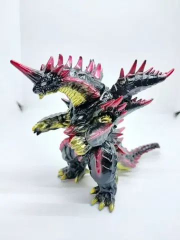 울트라맨 소프트 비닐 마가오로치 재도색