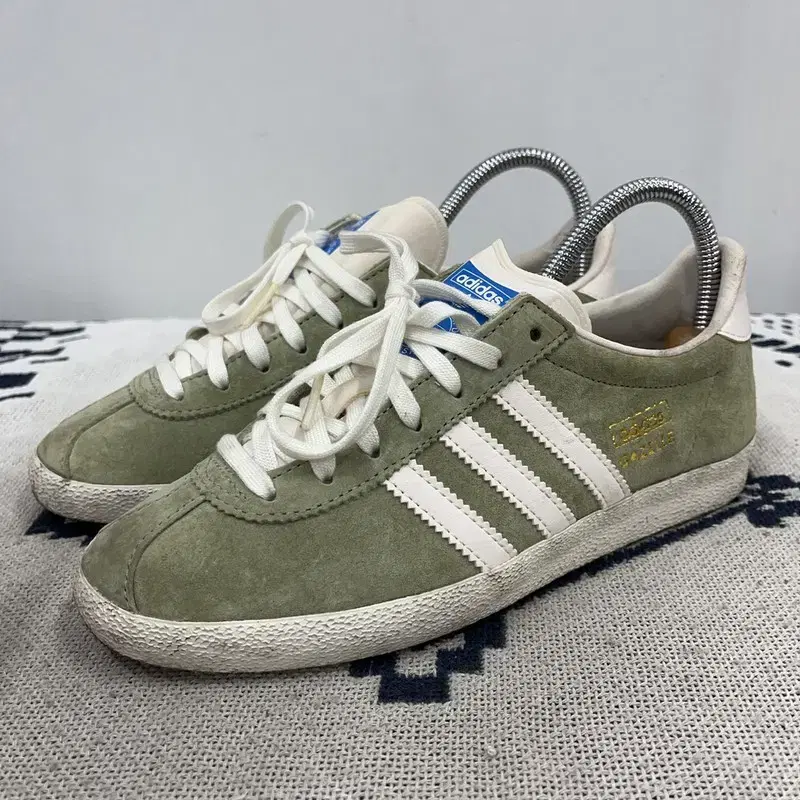 adidas gazelle silver green womens adidas main image 0