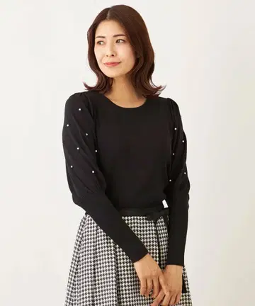 새상품급 TO BE CHIC 도트 펄 슬리브 니트 블랙