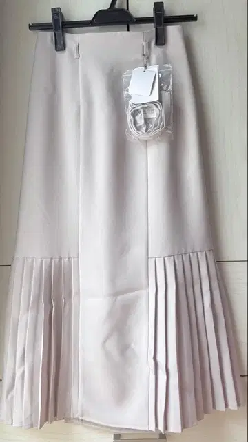 미슈마슈 울리쉬 사이드 플리츠 스커트 라이트 그레이