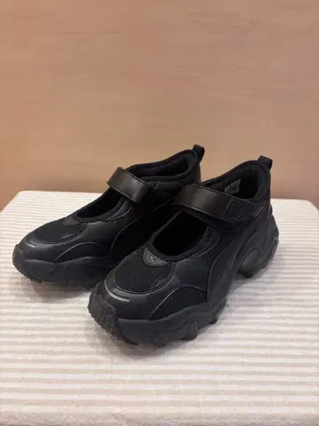PUMA PULSAR WEDGE 스니커즈 새상품급