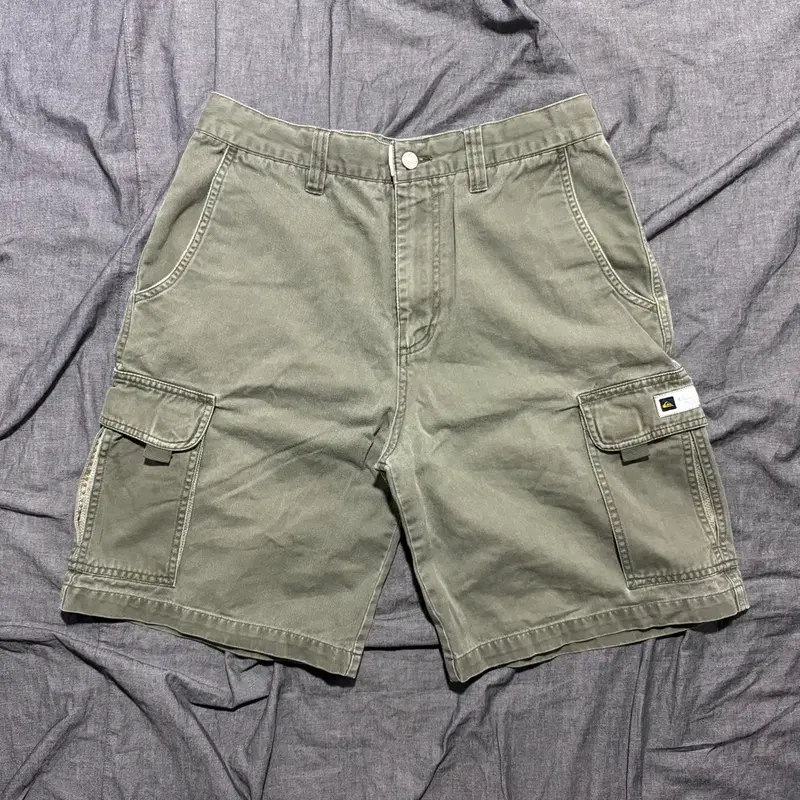 Quicksilver Cargo Shorts Sz 31