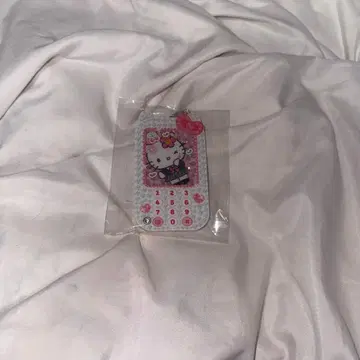 헬로키티 휴대폰형 키링 돈키호테 한정판