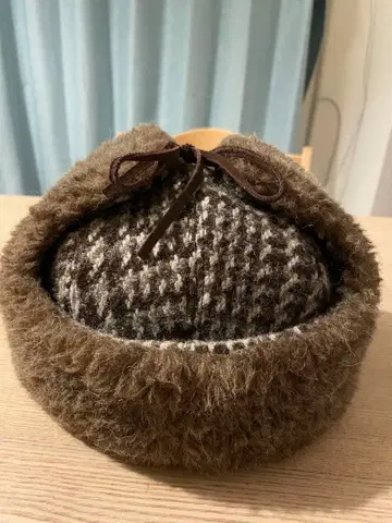 arth 체크 무늬 플라이트 캡