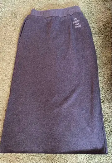 이시카와라보 상품 [디니테코리에] 그레이 롱 스커트 메시지 프린트