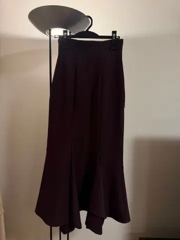 SNIDEL 다크 퍼플 플레어 스커트