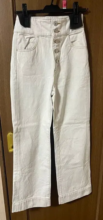 SLY JEANS 화이트 청바지