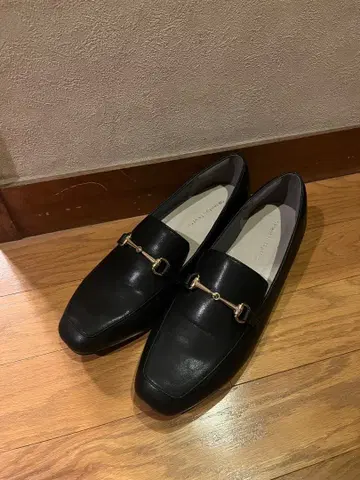 오리엔탈 트래픽 점프 가능한 펌프스 25cm