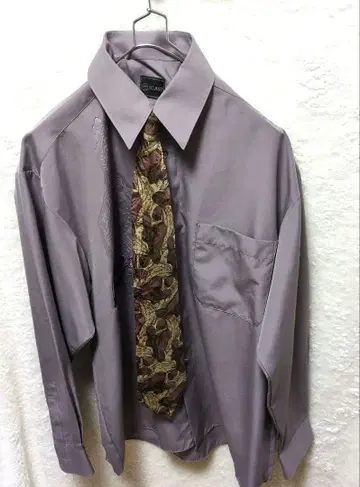 그레이 긴팔 셔츠 + 패턴 넥타이 세트 남성용 빈티지 코디