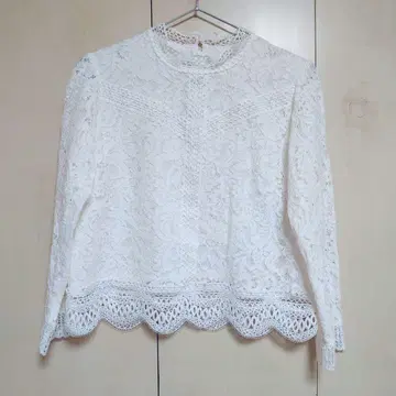 STRAWBERRY-FIELDS 컷 레이스 탑 블라우스