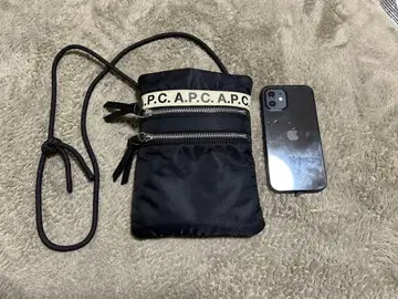A.P.C. 블랙 사코슈 스마트폰 수납