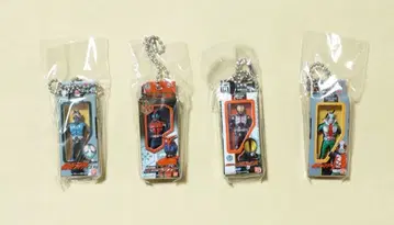 가면라이더 키체인 포함 피규어 4개 세트