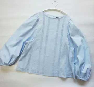 TOCCA 사다리 레이스 자수 볼륨 슬리브 풀오버 블라우스