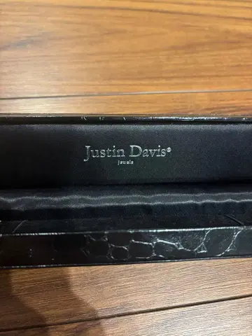 저스틴 데이비스 스컬 목걸이 블랙