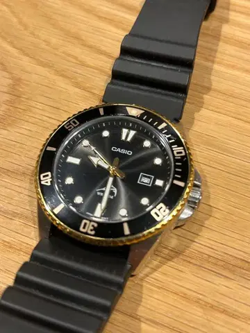 카시오 다이버 워치 골드 x 블랙 배터리 새상품 교환 완료