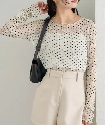 미스틱 도트 레이스 풀오버 아이보리