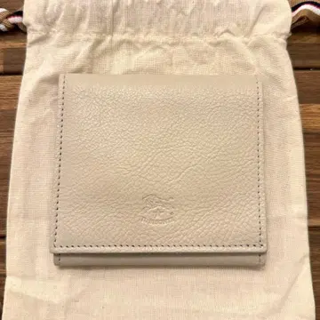 새상품 IL BISONTE 접이식 지갑 로고 엠보 그레이지 제소