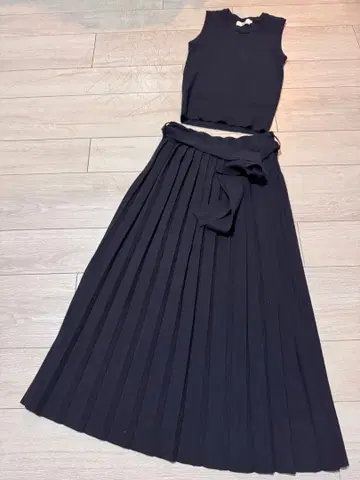 빔즈 BEAMS 셋업 슬리브리스 플리츠 스커트 네이비