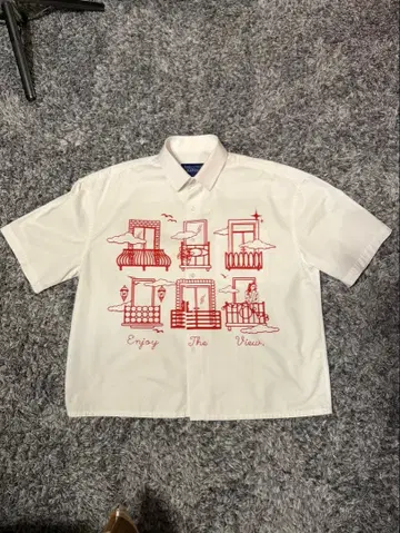 BALCONY GRAPHICS 반팔 셔츠 짧은 기장 S