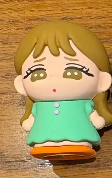 하타 메이 마음과 손가락에 리토르 메이 인형 그린