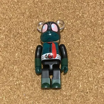 베어브릭 신 가면라이더 100%