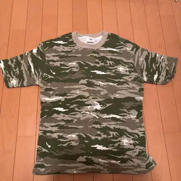 카모플라쥬 패턴 반팔 티셔츠