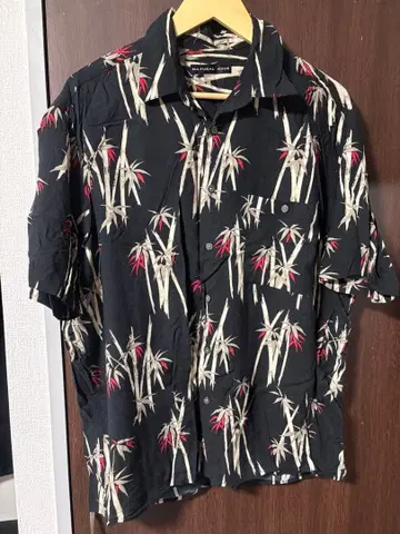 NATURAL ISSUE 패턴 반팔 셔츠 블랙