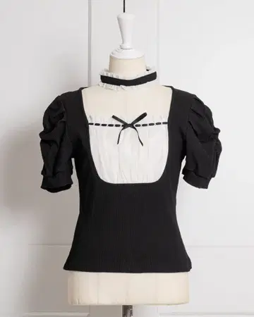 pium 라운드 프릴 초커 반팔 티셔츠