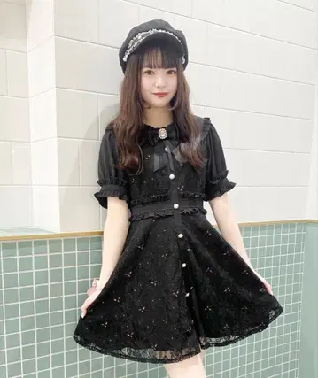 비쥬 브로치 포함 전체 레이스 반팔 원피스