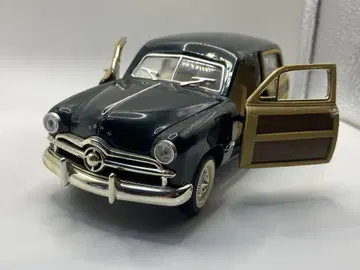 1949 포드 우디 왜건 1/18 다이캐스트 모형