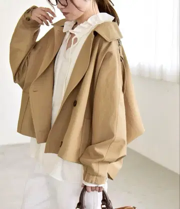 quaranciel: 돌먼 슬리브 숏 트렌치 코트