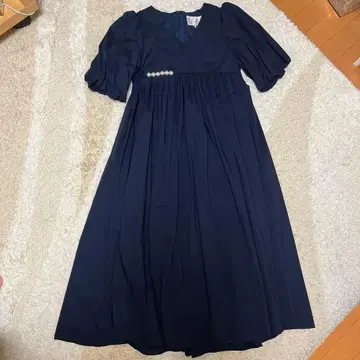 체스티 chesty 펄 라인 퍼프 슬리브 원피스