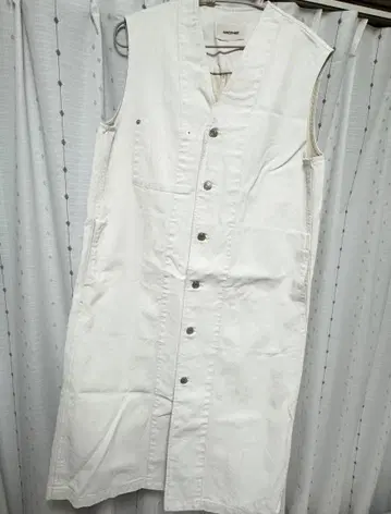 MACPHEE 화이트 슬리브리스 베스트