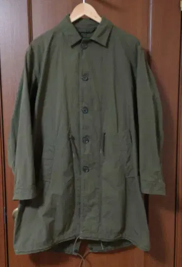 CORONA 코트 밀리터리 피쉬테일