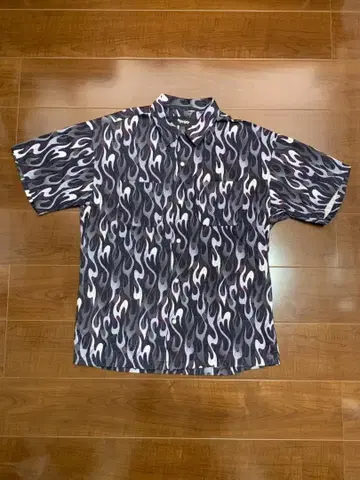 MASSES SHIRT S/S FIRE 파이어 패턴 반팔 셔츠 M