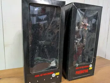 REAL ACTION SERIES 에이리언 & 프레데터 피규어 2체