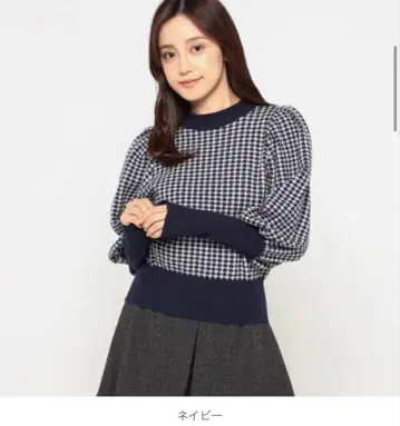 새상품 미슈마슈 체크 패턴 마톤 슬리브 니트 네이비