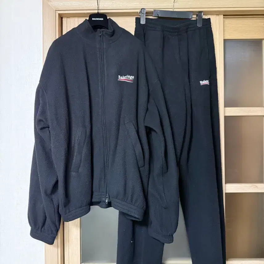 발렌시아가 셋업 사진 1